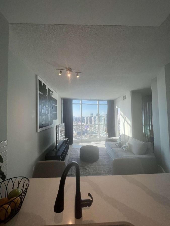 Cozy Fort York Condo Τορόντο Εξωτερικό φωτογραφία